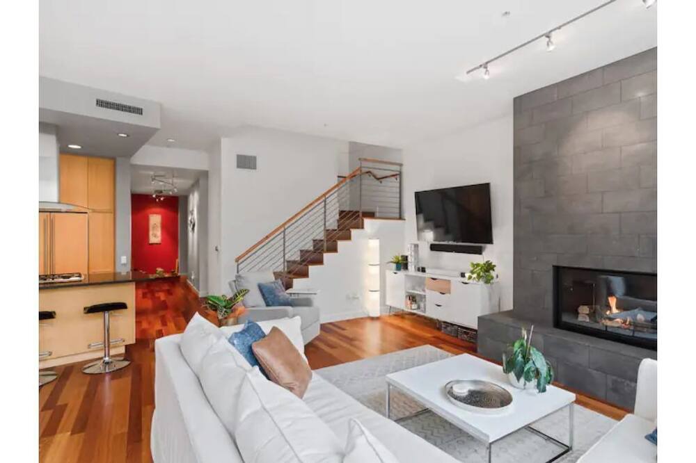 Photo of Livingroom in Pearl District