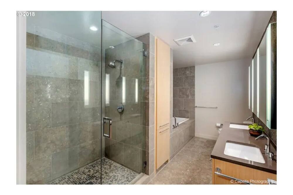 Photo of Bathroom in Pearl District