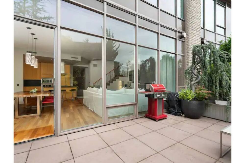 Photo of Patio Balcony in Pearl District