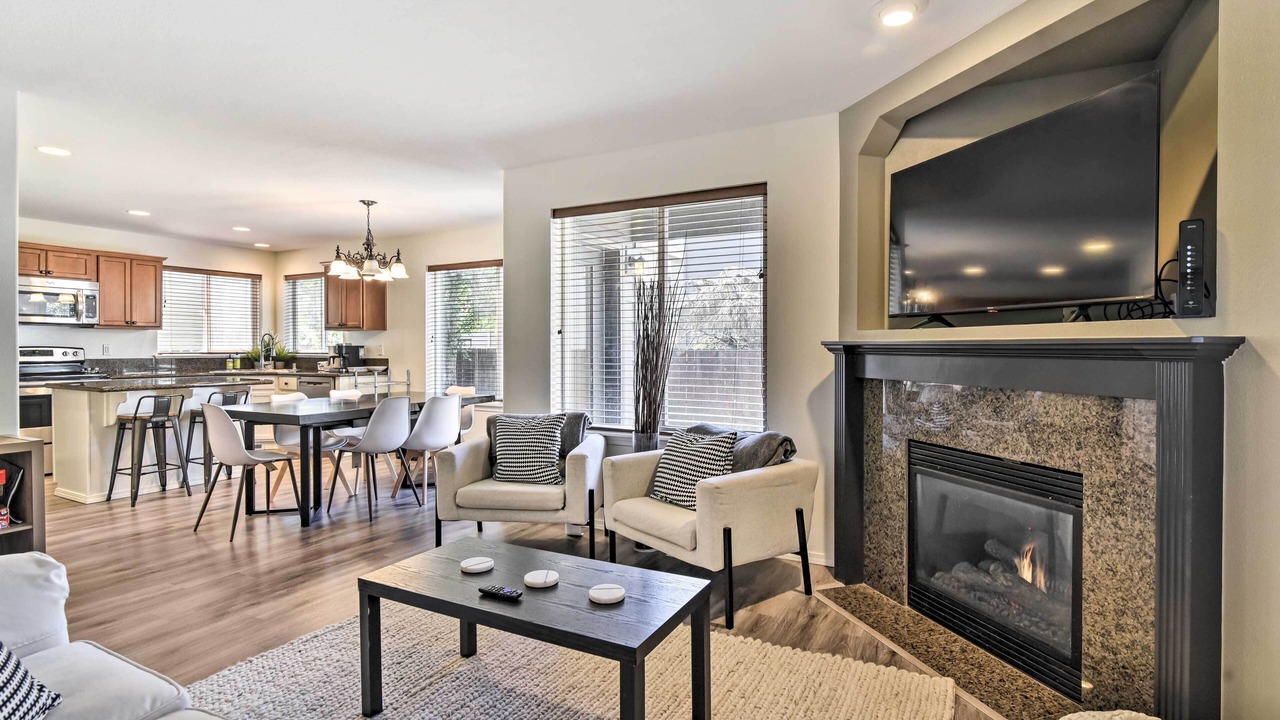 Photo of Livingroom in Five Corners