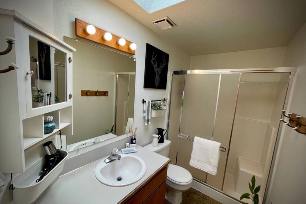 Photo of Bathroom in Bull Mountain