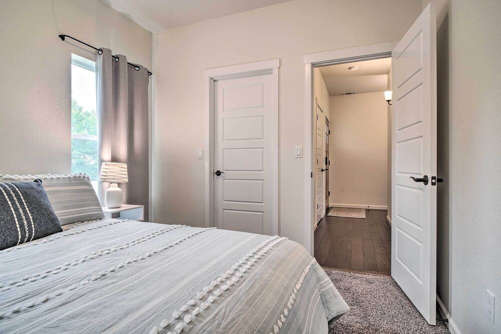 Photo of Bedroom in Grants Pass