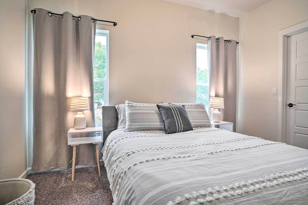 Photo of Bedroom in Grants Pass