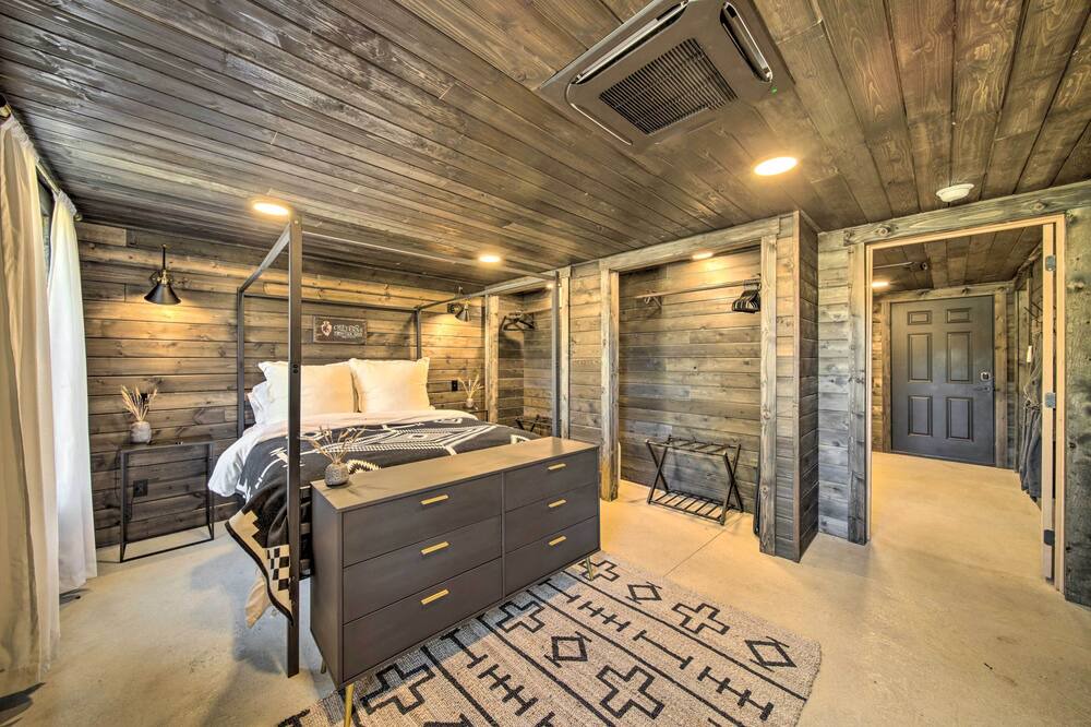 Photo of Bedroom in Chattaroy