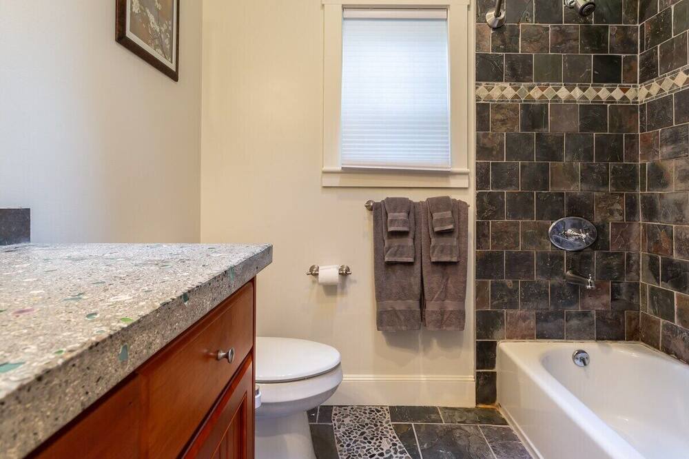 Photo of Bathroom in Warnick