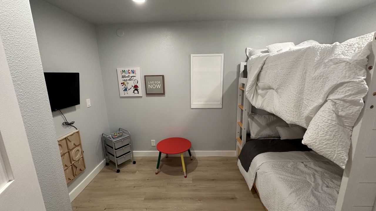 Photo of Livingroom in University Place