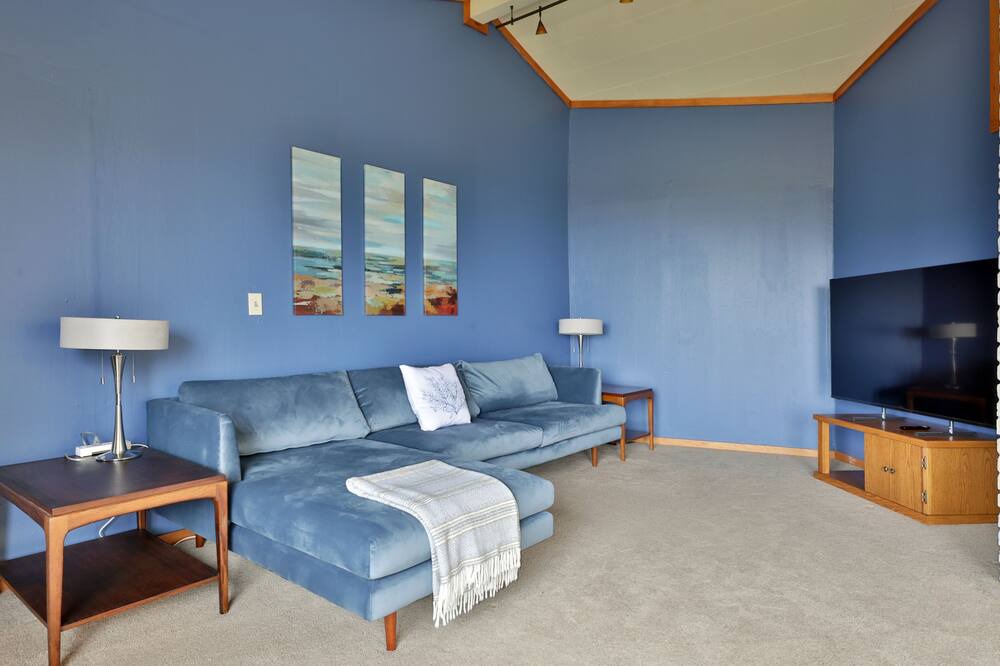 Photo of Bedroom in Coupeville