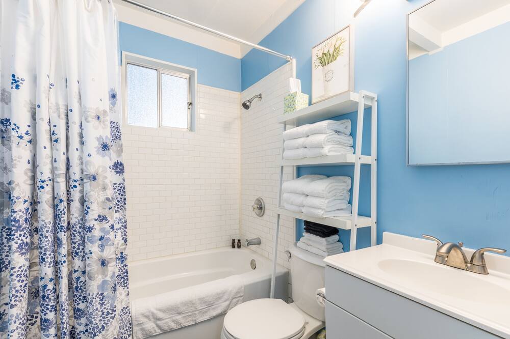 Photo of Bathroom in Lagoon Point