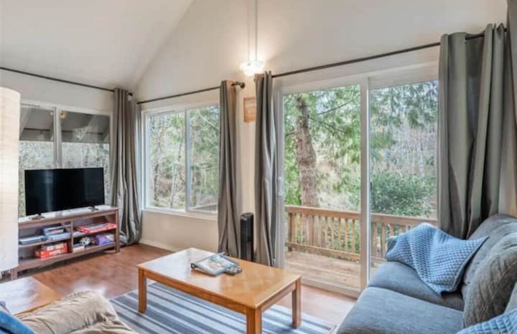 Photo of Livingroom in Lakebay