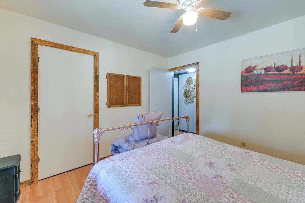 Photo of Bedroom in Chiloquin