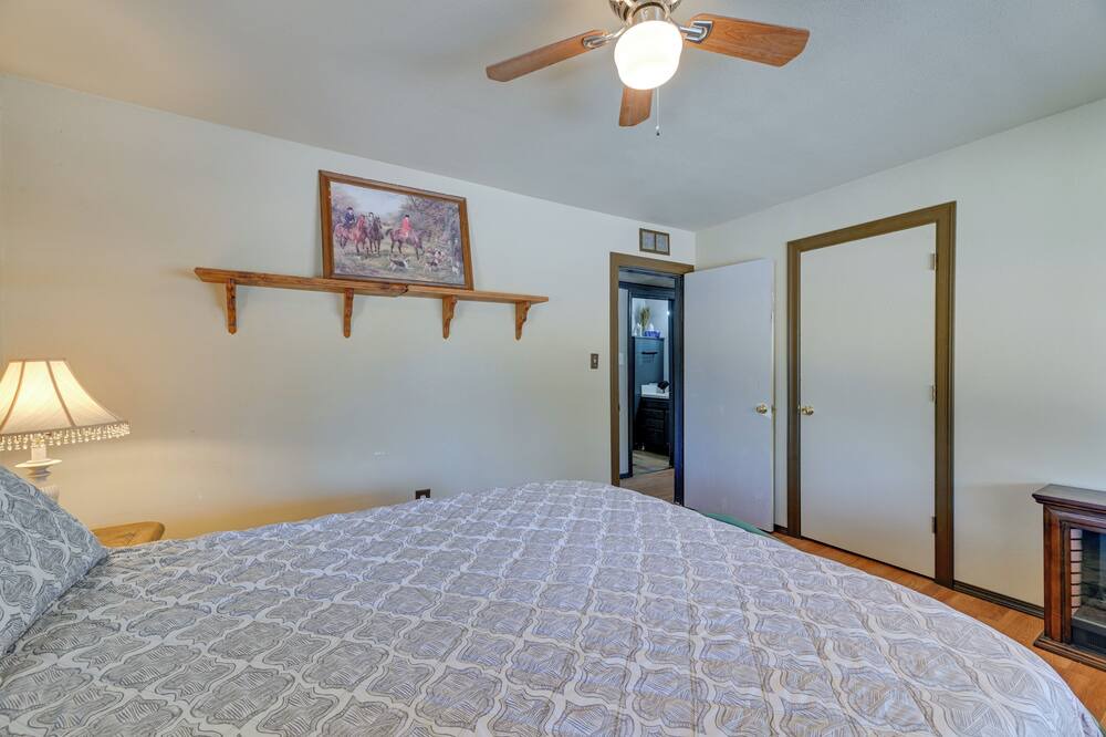 Photo of Bedroom in Chiloquin