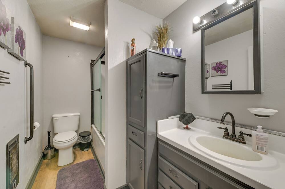 Photo of Bathroom in Chiloquin