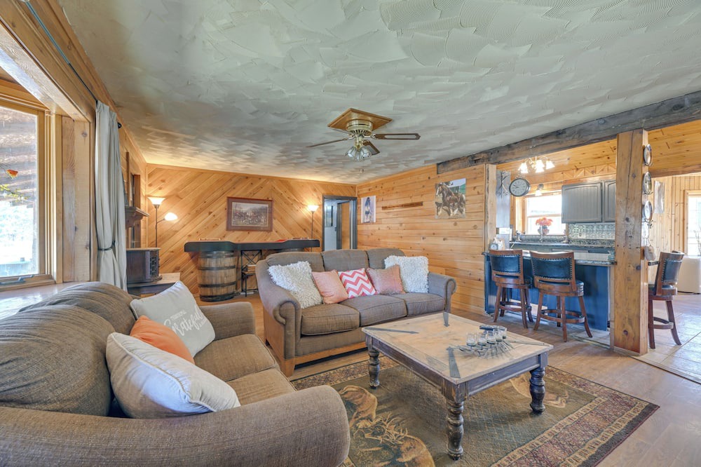 Photo of Livingroom in Chiloquin