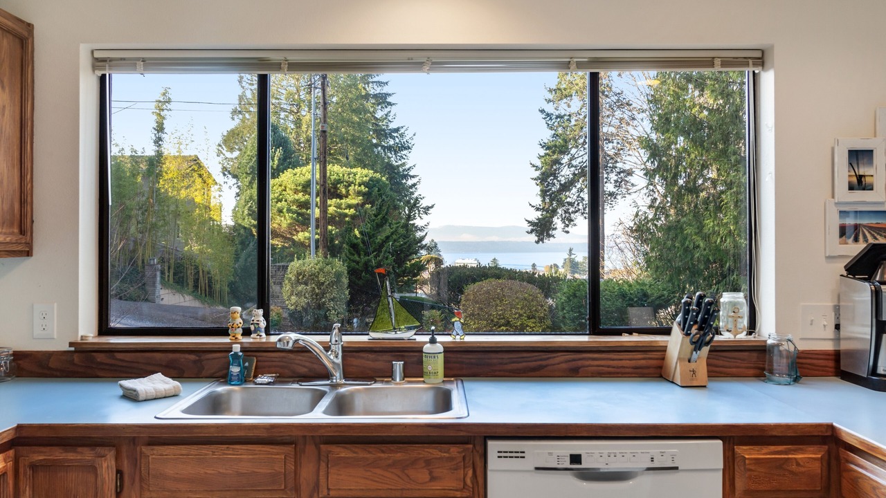 Photo of Kitchen in The Bowl of Edmonds