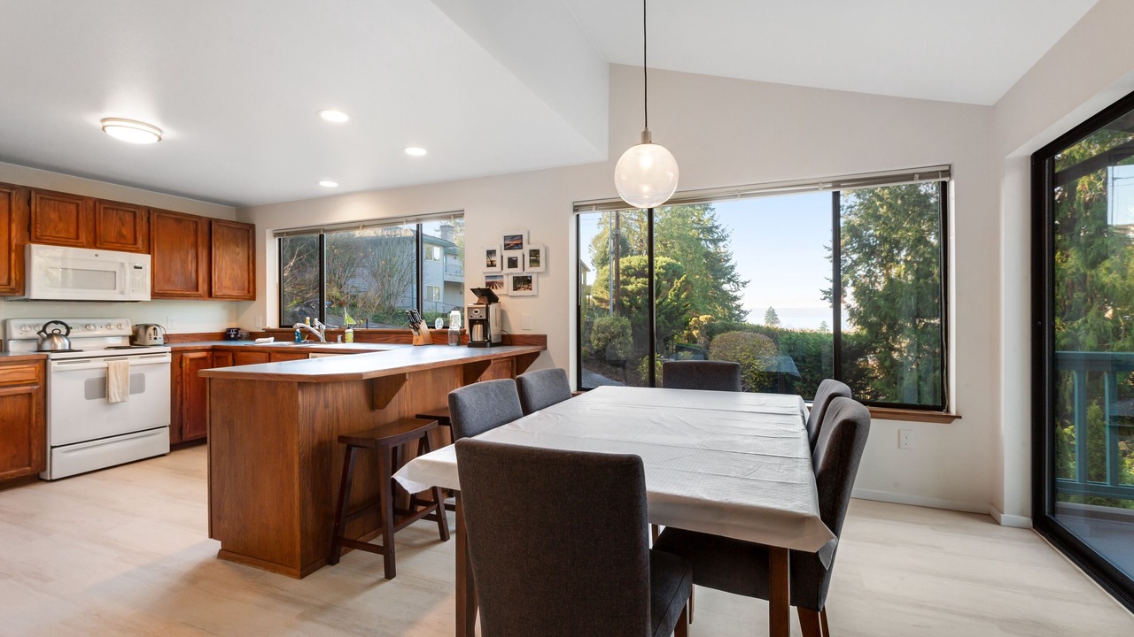 Photo of Kitchen in The Bowl of Edmonds