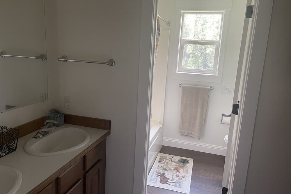 Photo of Bathroom in Sagle