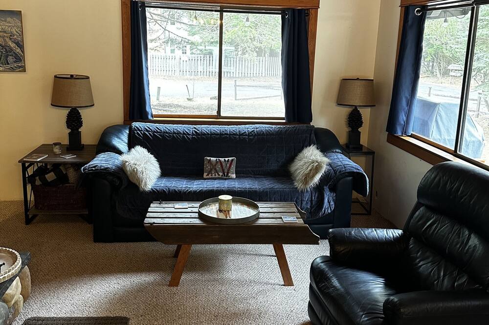 Photo of Livingroom in Enumclaw