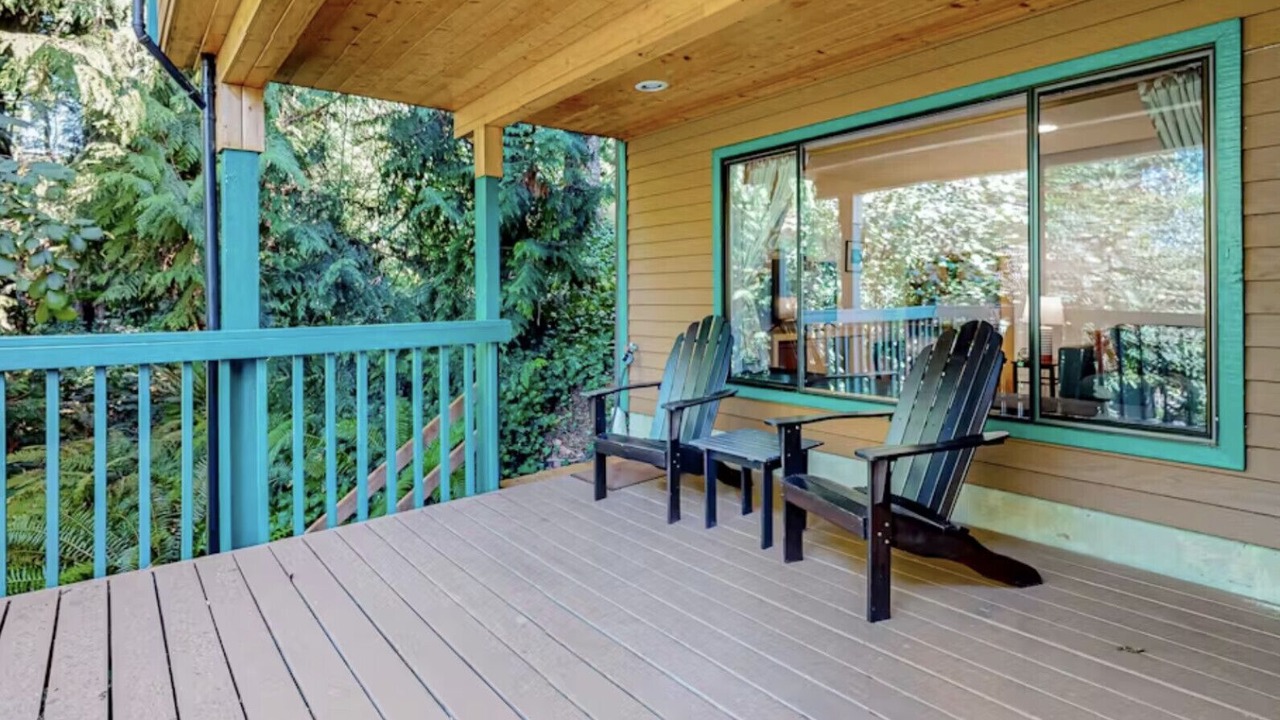 Photo of Patio Balcony in The Bowl of Edmonds