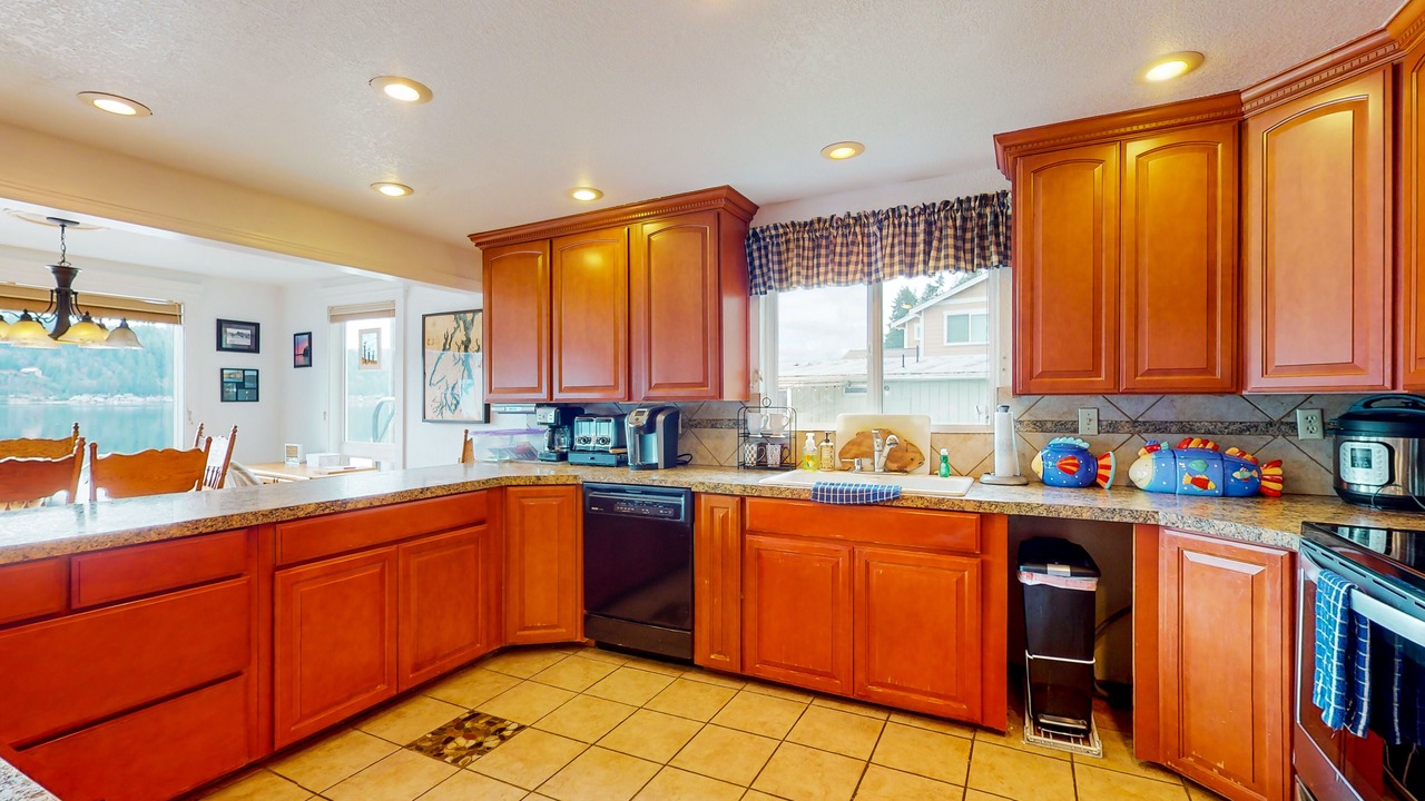 Photo of Kitchen in Belfair
