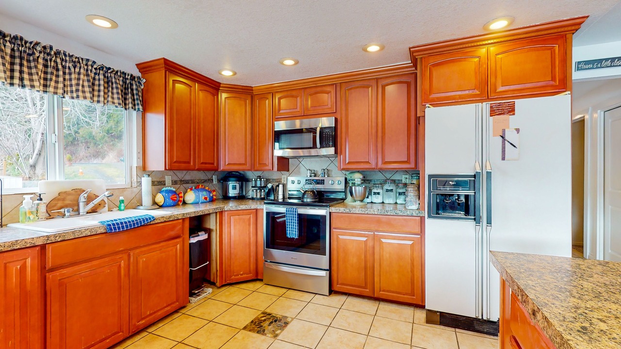 Photo of Kitchen in Belfair