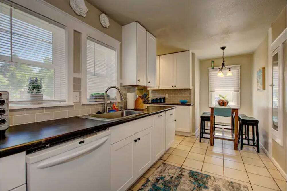 Photo of Kitchen in Depot Bench