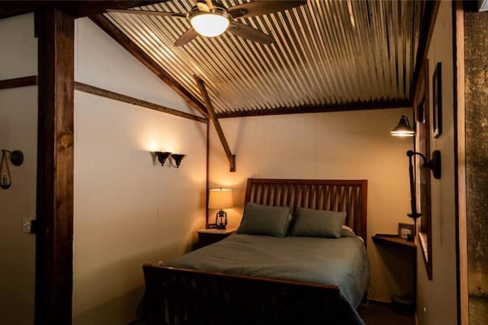 Photo of Bedroom in Days Creek