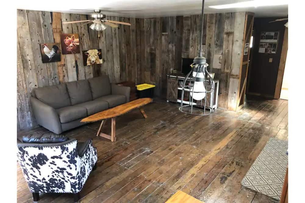 Photo of Livingroom in Days Creek