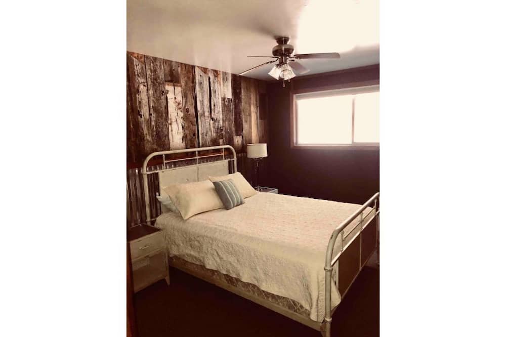 Photo of Bedroom in Days Creek