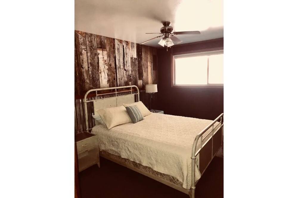 Photo of Bedroom in Days Creek