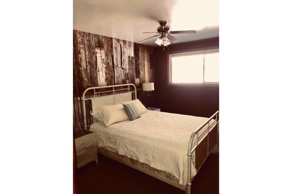 Photo of Bedroom in Days Creek