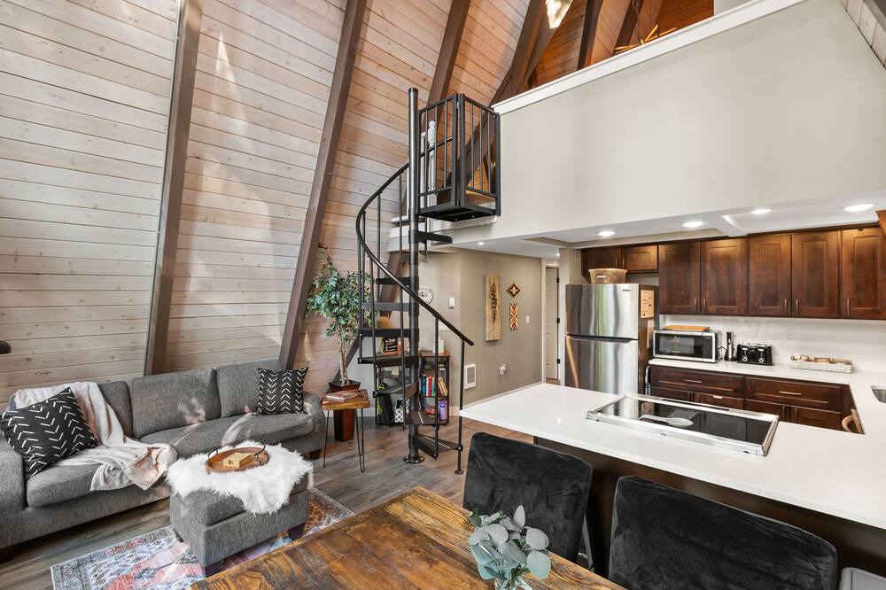 Photo of Livingroom in McKenna