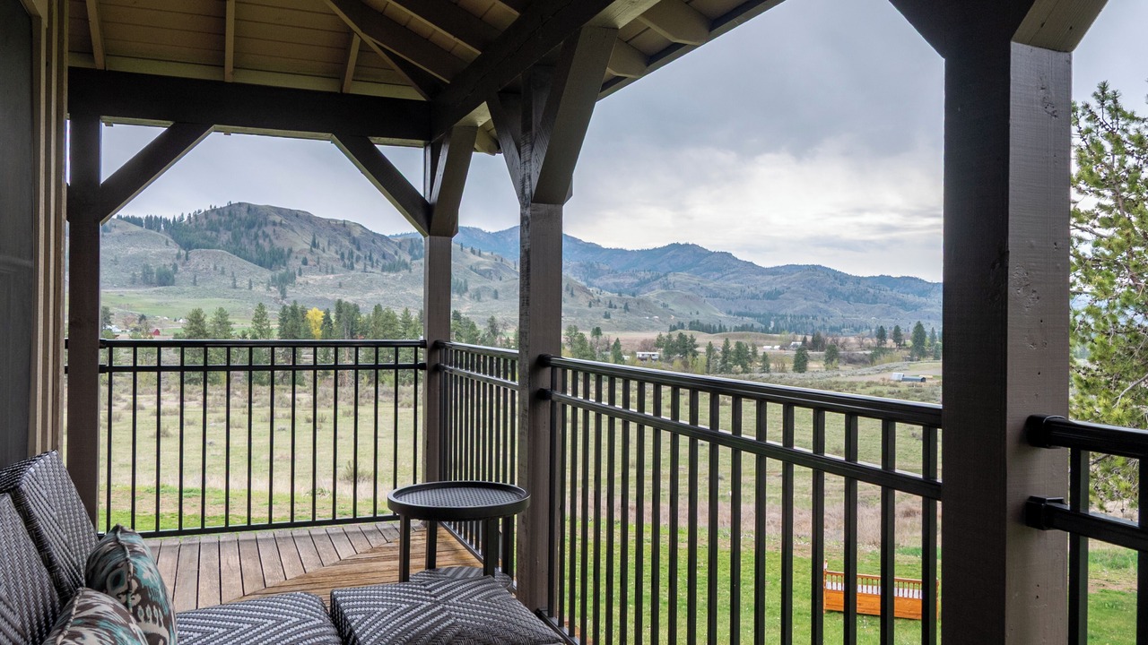 Photo of Patio Balcony in Twisp