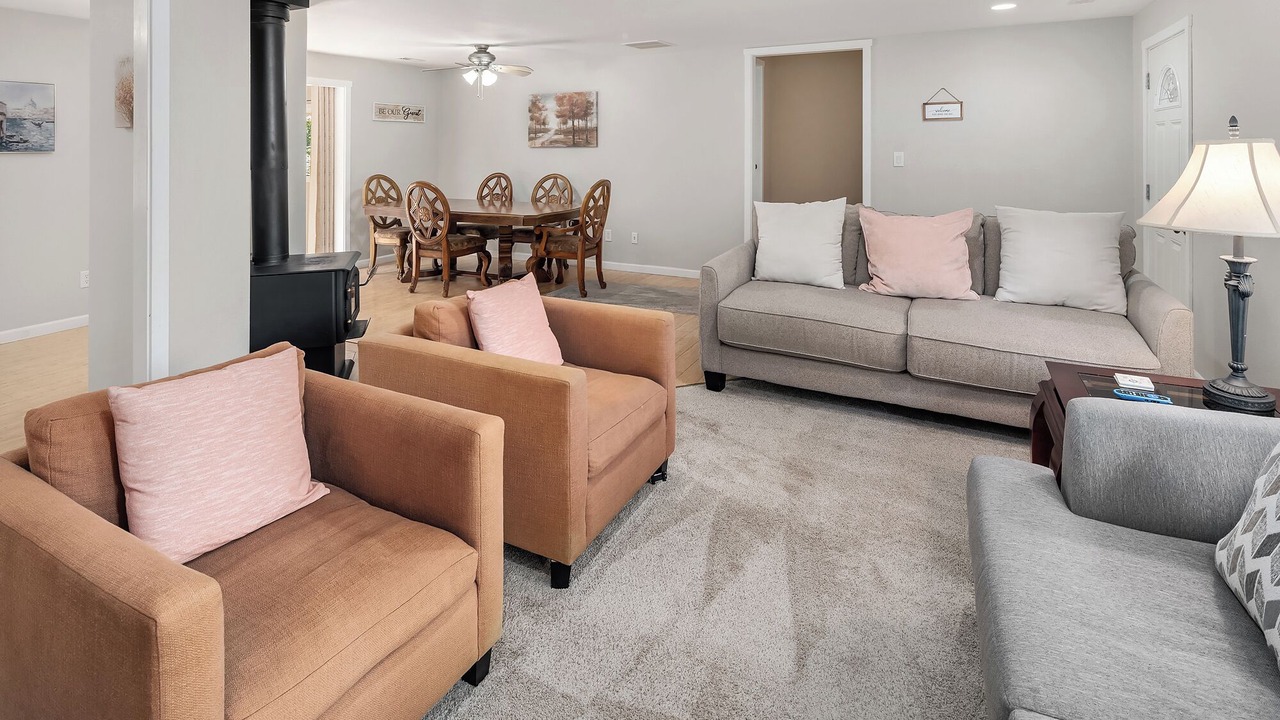 Photo of Livingroom in Bonney Lake