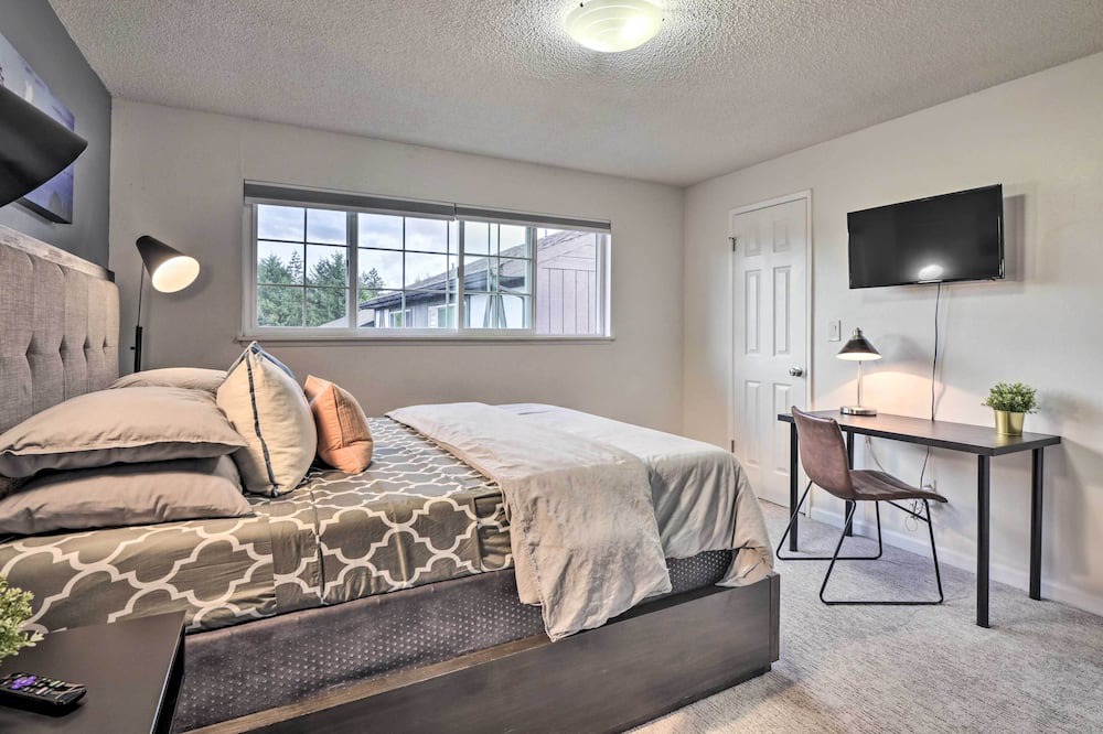 Photo of Bedroom in SeaTac