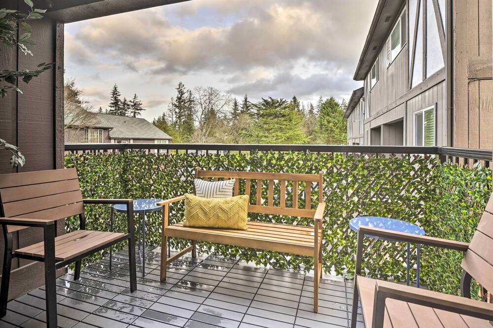 Photo of Patio Balcony in SeaTac