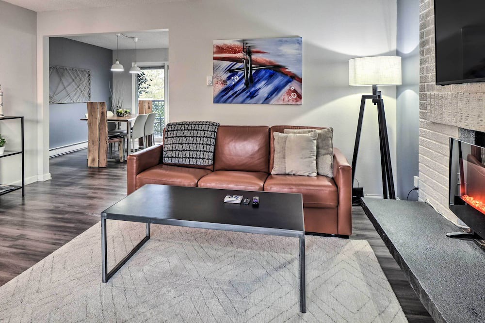 Photo of Livingroom in SeaTac