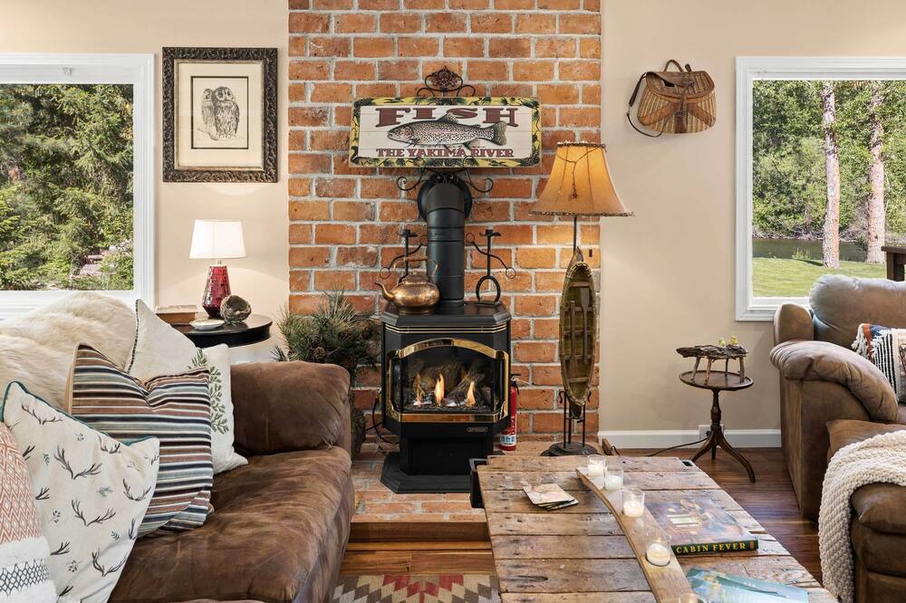 Photo of Livingroom in Cle Elum