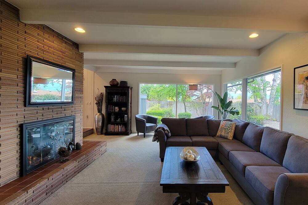 Photo of Bedroom in Grants Pass