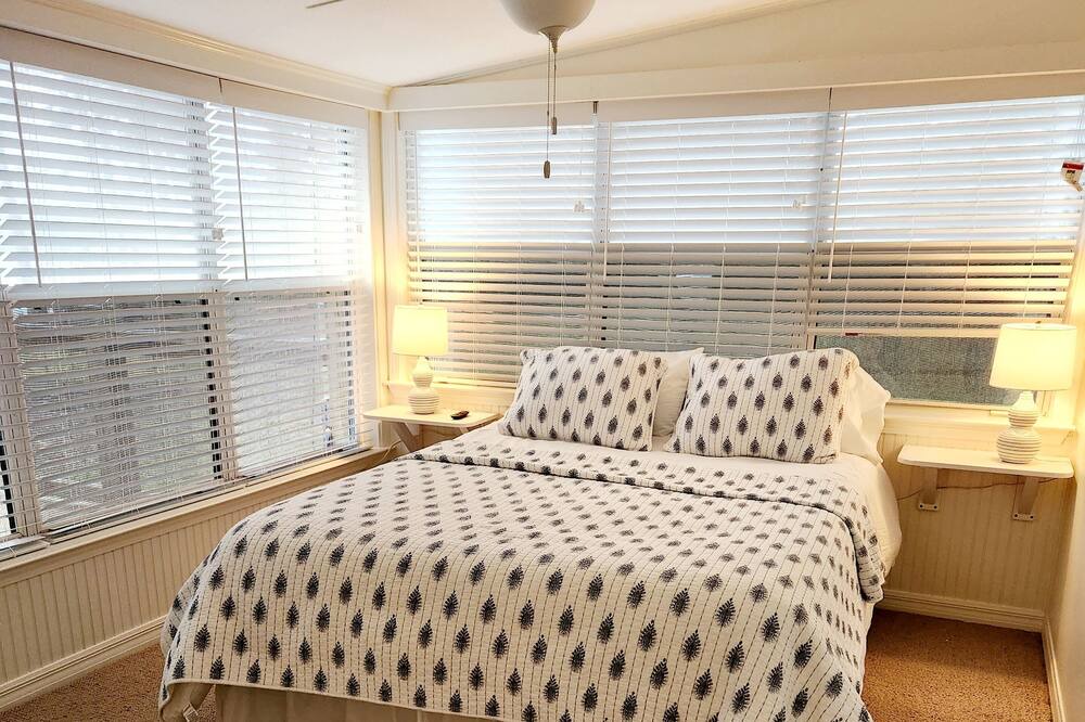 Photo of Bedroom in Foley