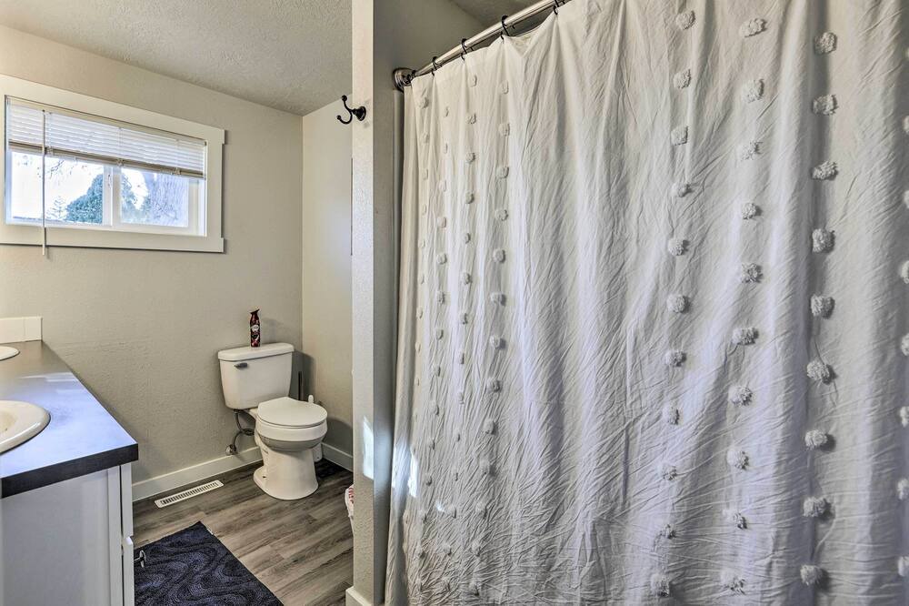 Photo of Bathroom in Caldwell