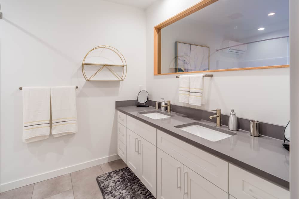 Photo of Bathroom in Marrowstone