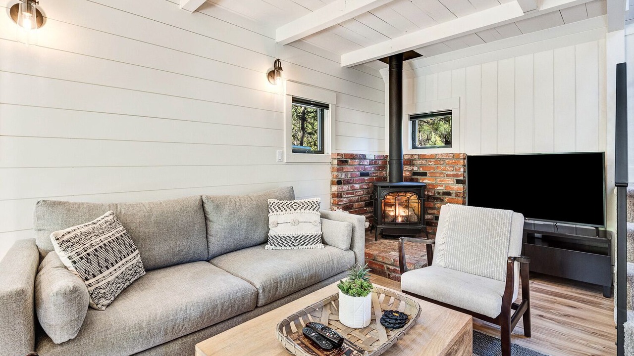 Photo of Livingroom in Bend
