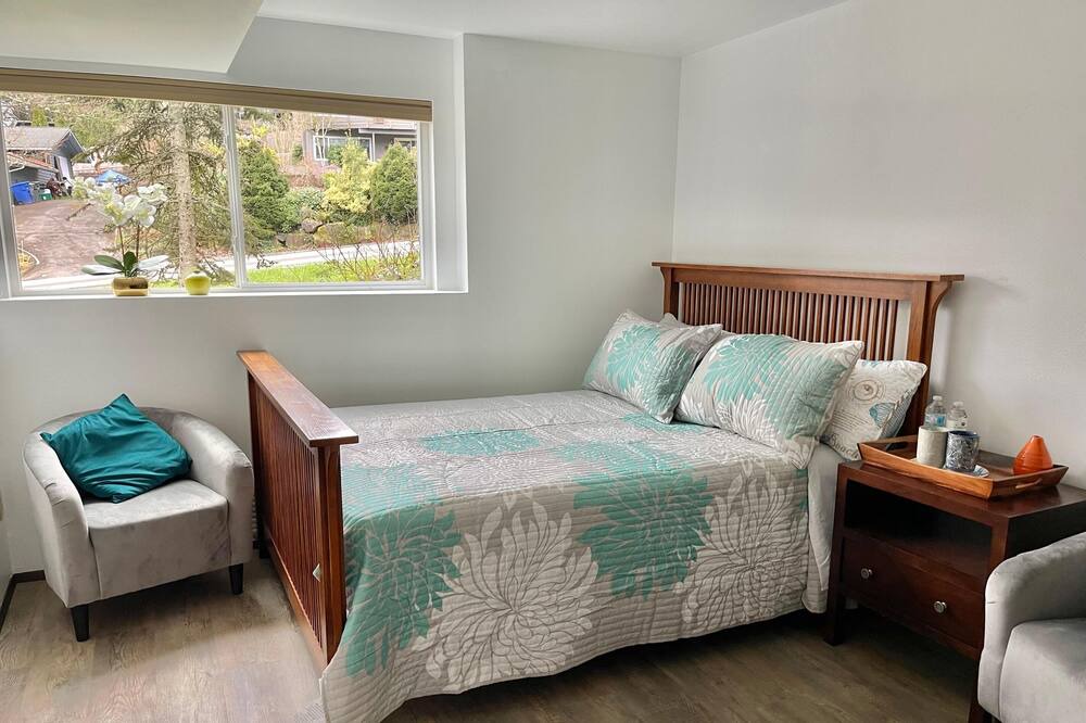Photo of Bedroom in Lake Forest Park