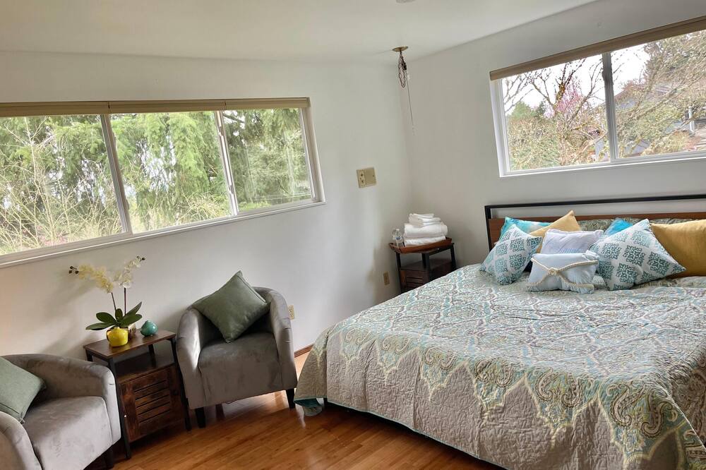 Photo of Bedroom in Lake Forest Park