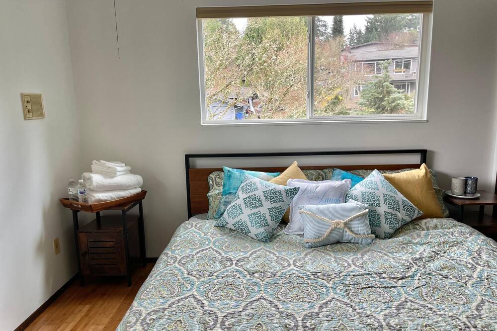 Photo of Bedroom in Lake Forest Park