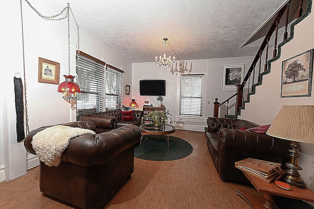 Photo of Livingroom in Midvale