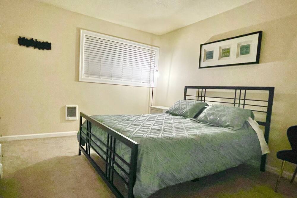 Photo of Bedroom in Cedar Mill