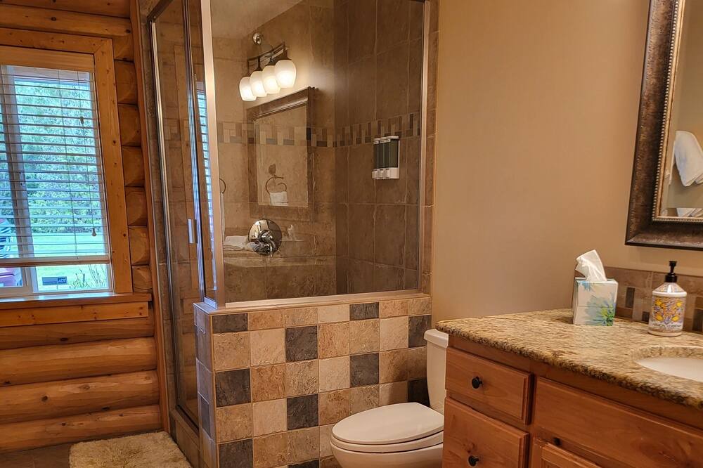 Photo of Bathroom in East Lake Hills