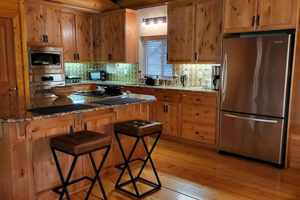 Photo of Kitchen in East Lake Hills