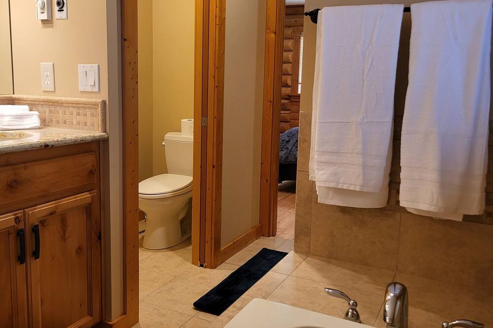 Photo of Bathroom in East Lake Hills
